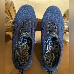 Navy Skechers